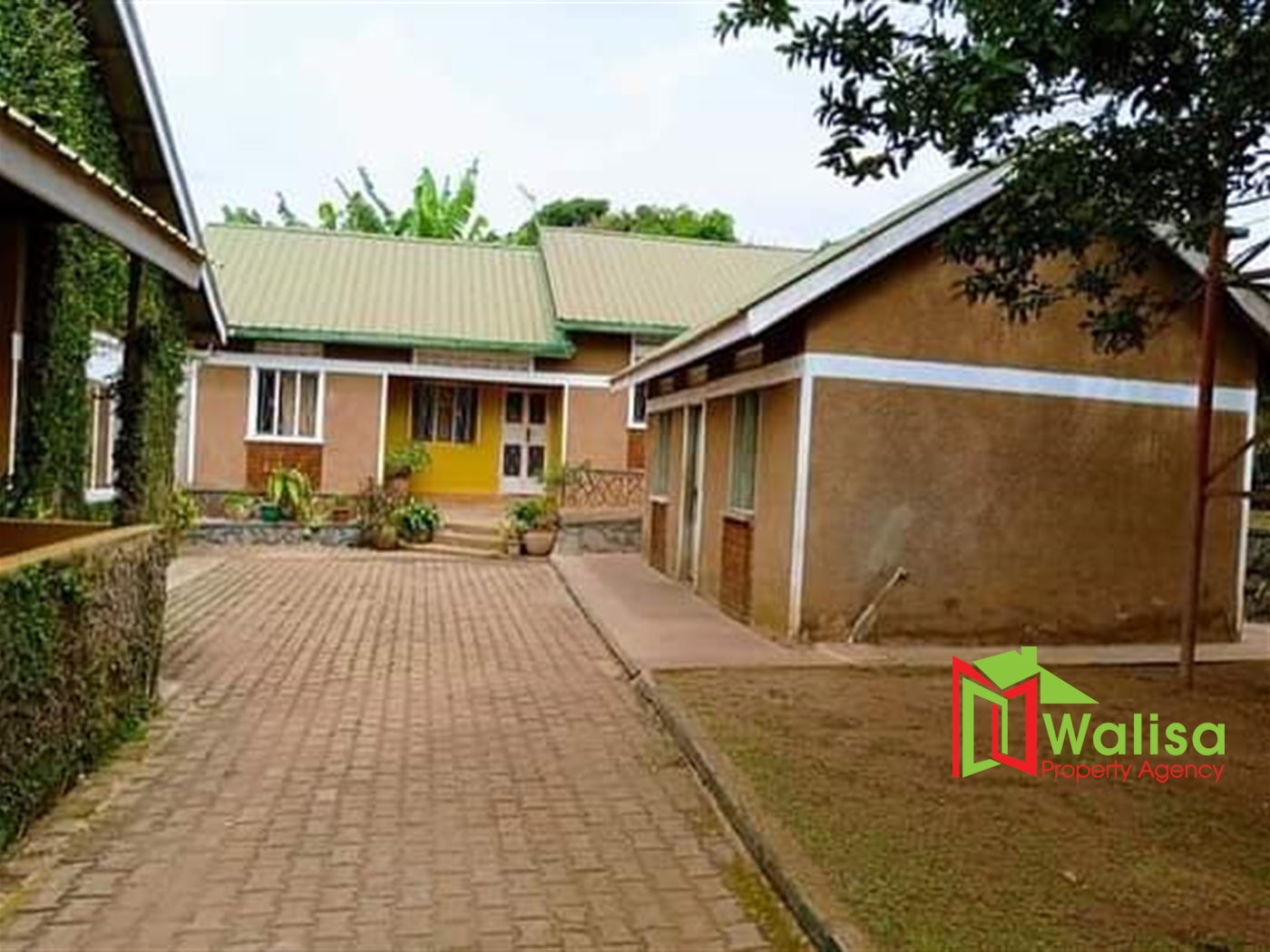 Storeyed house for rent in Bweyogerere Mukono