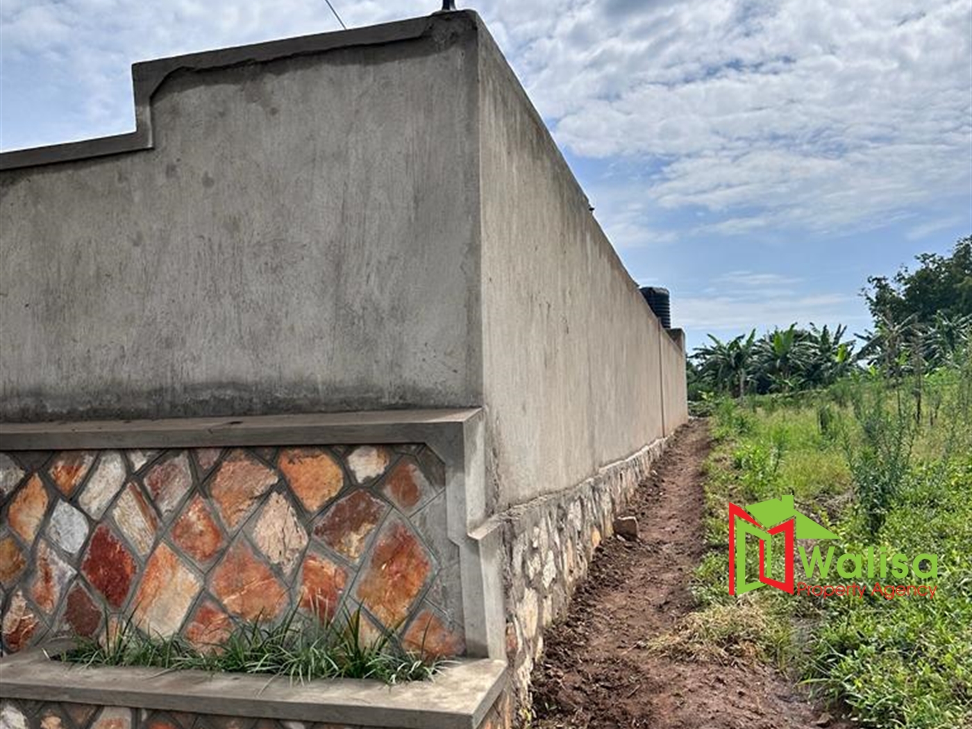 Town House for sale in Kungu Mpigi