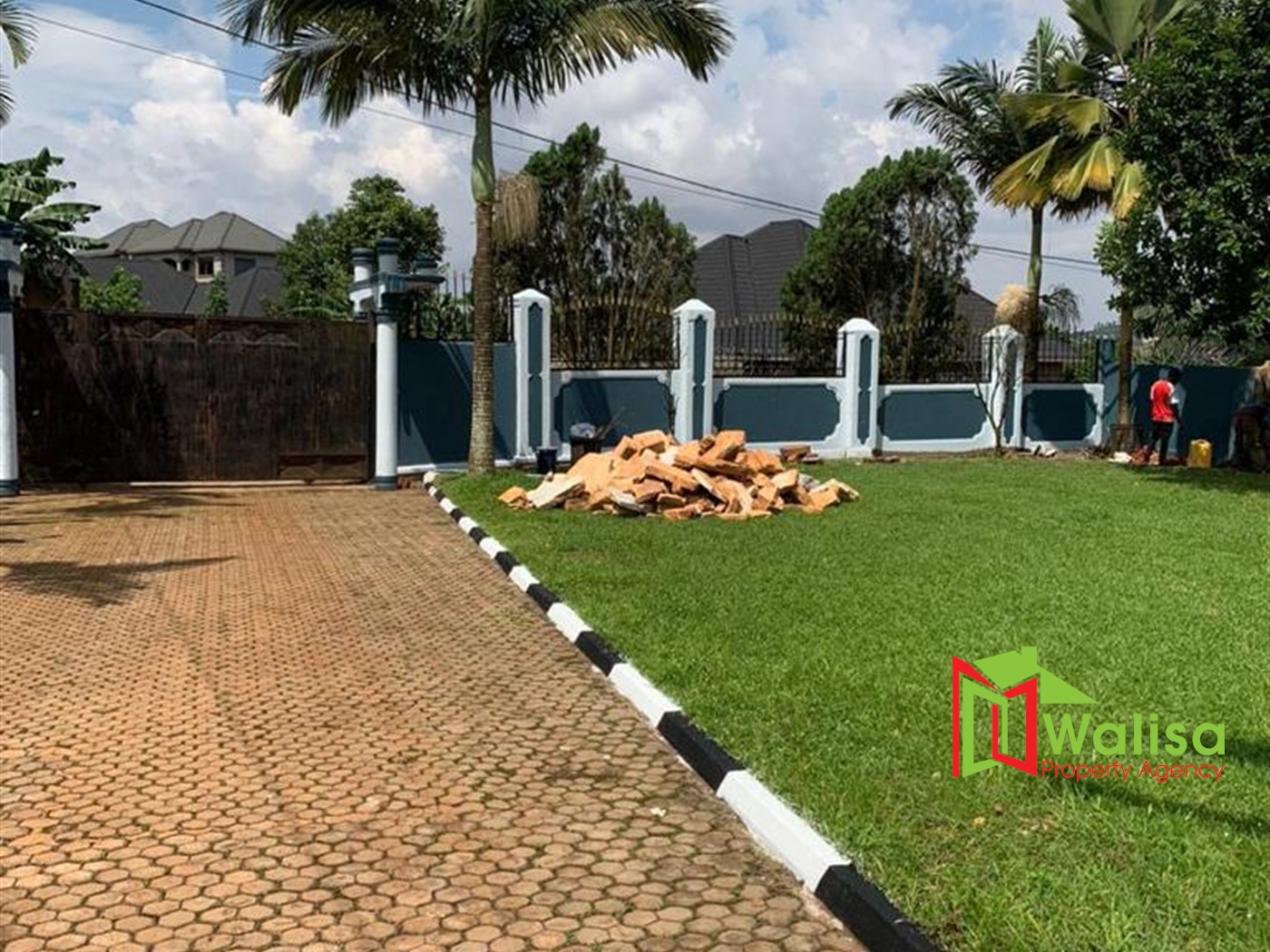 Bungalow for sale in Mutundwe Wakiso