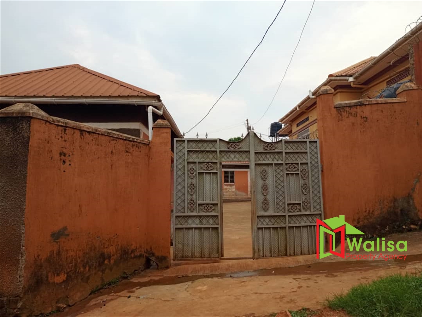 Penthouse for sale in Nansana Wakiso