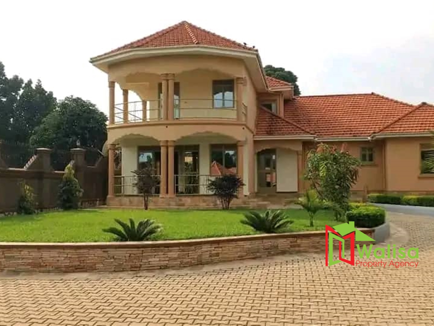 Storeyed house for sale in Kitabi Busheenyi