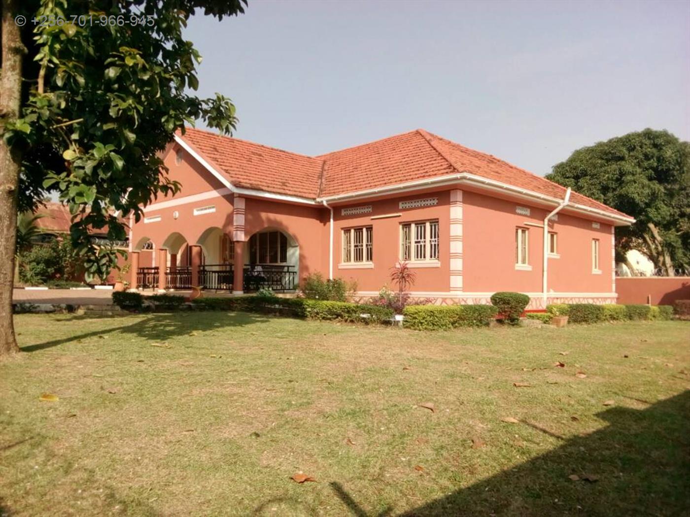 Bungalow for sale in Lweza Wakiso