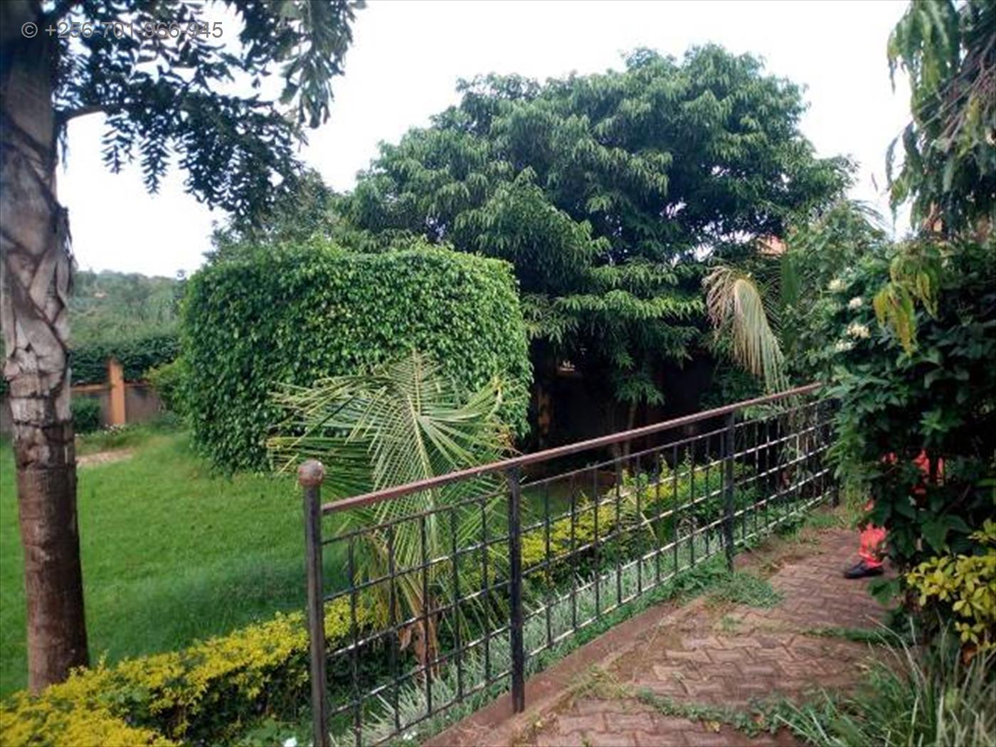 Mansion for sale in Kitende Wakiso