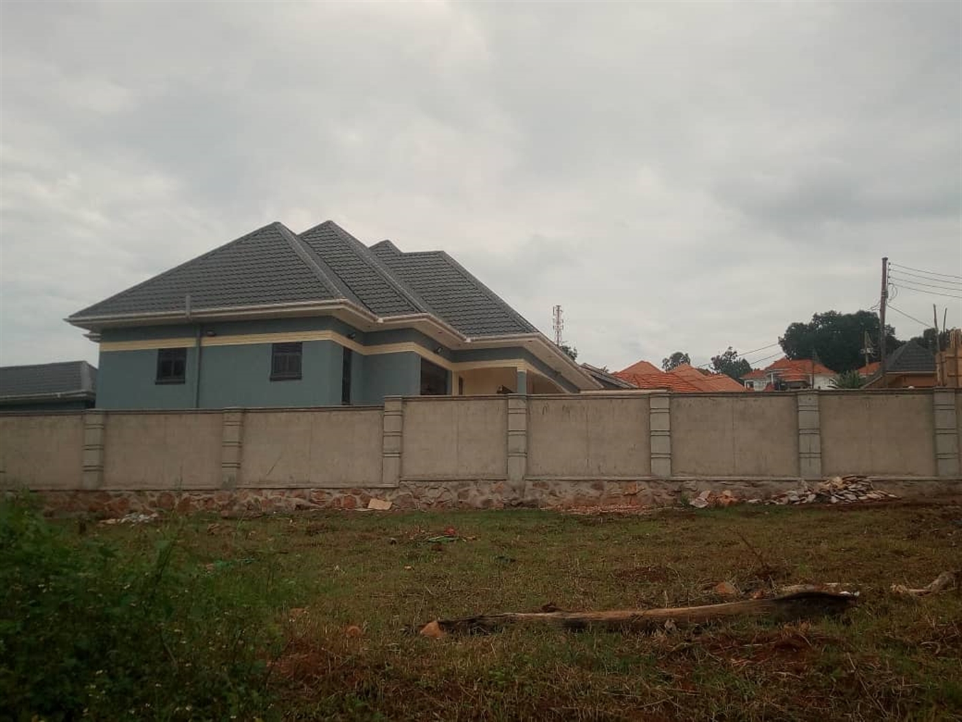 Bungalow for sale in Kitende Wakiso