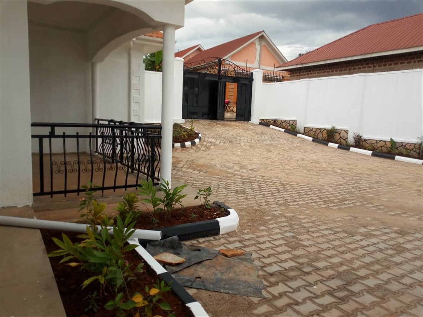 Bungalow for sale in Kitende Wakiso