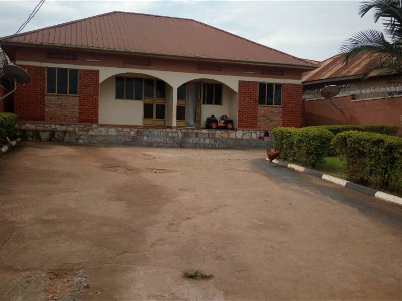 Bungalow for sale in Kiwaatule Kampala