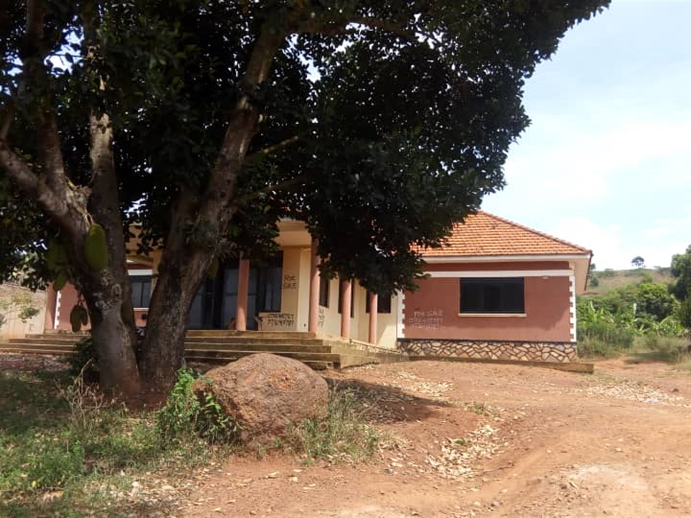 Bungalow for sale in Kitende Wakiso