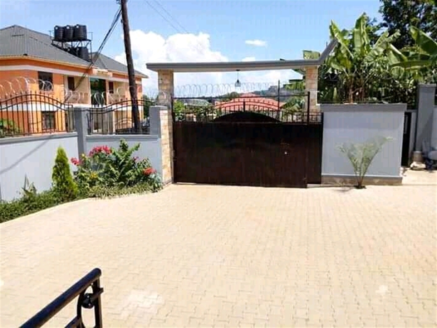 Bungalow for sale in Kitende Wakiso