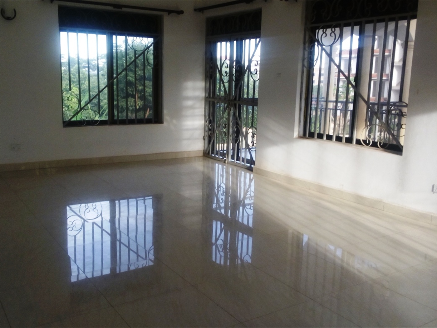 Mansion for sale in Munyonyo Kampala