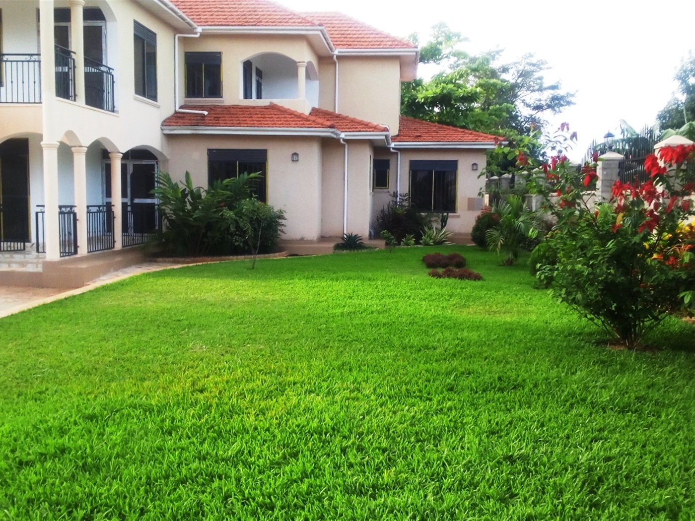 Mansion for sale in Munyonyo Kampala