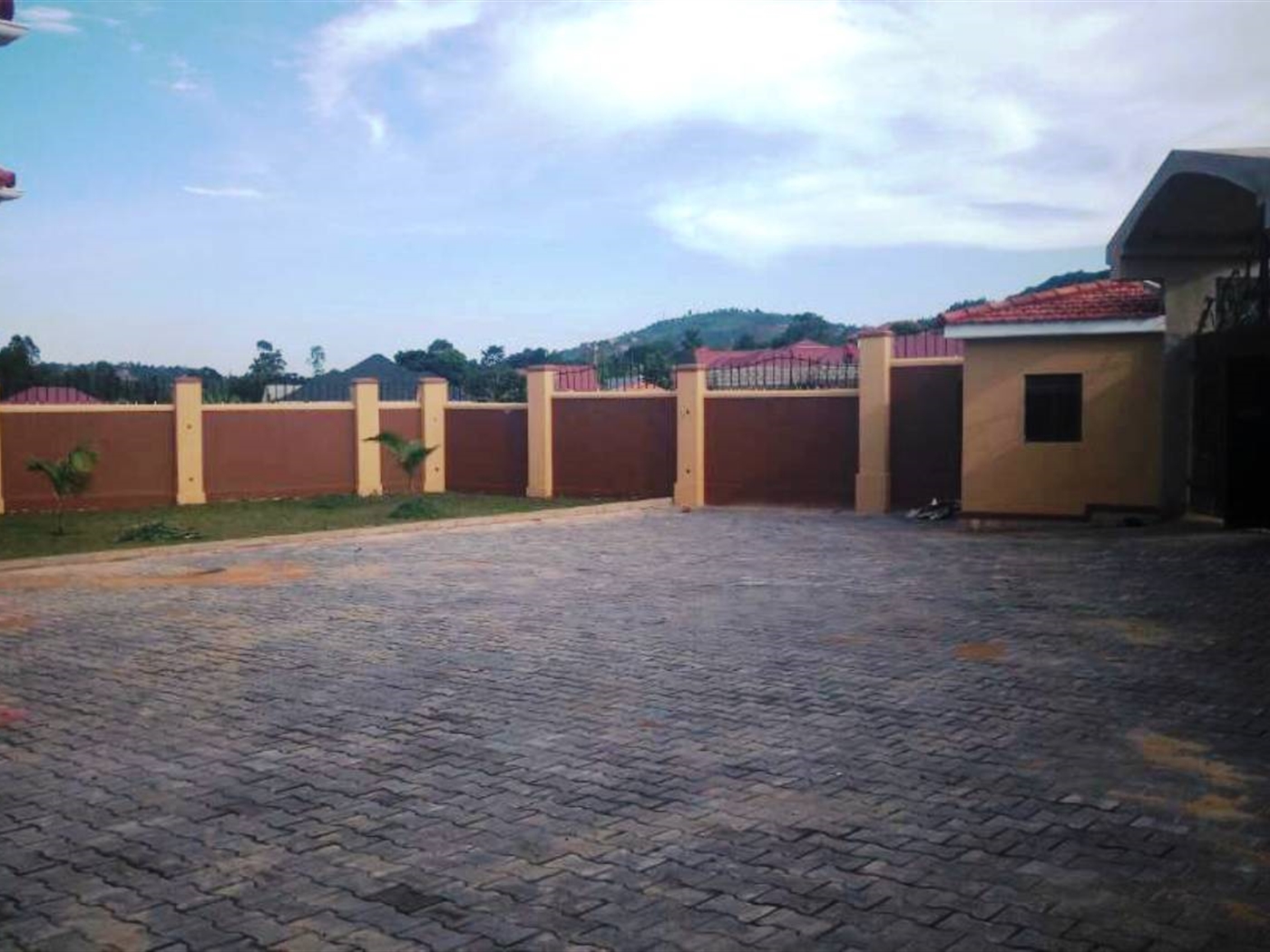 Bungalow for sale in Kitende Wakiso