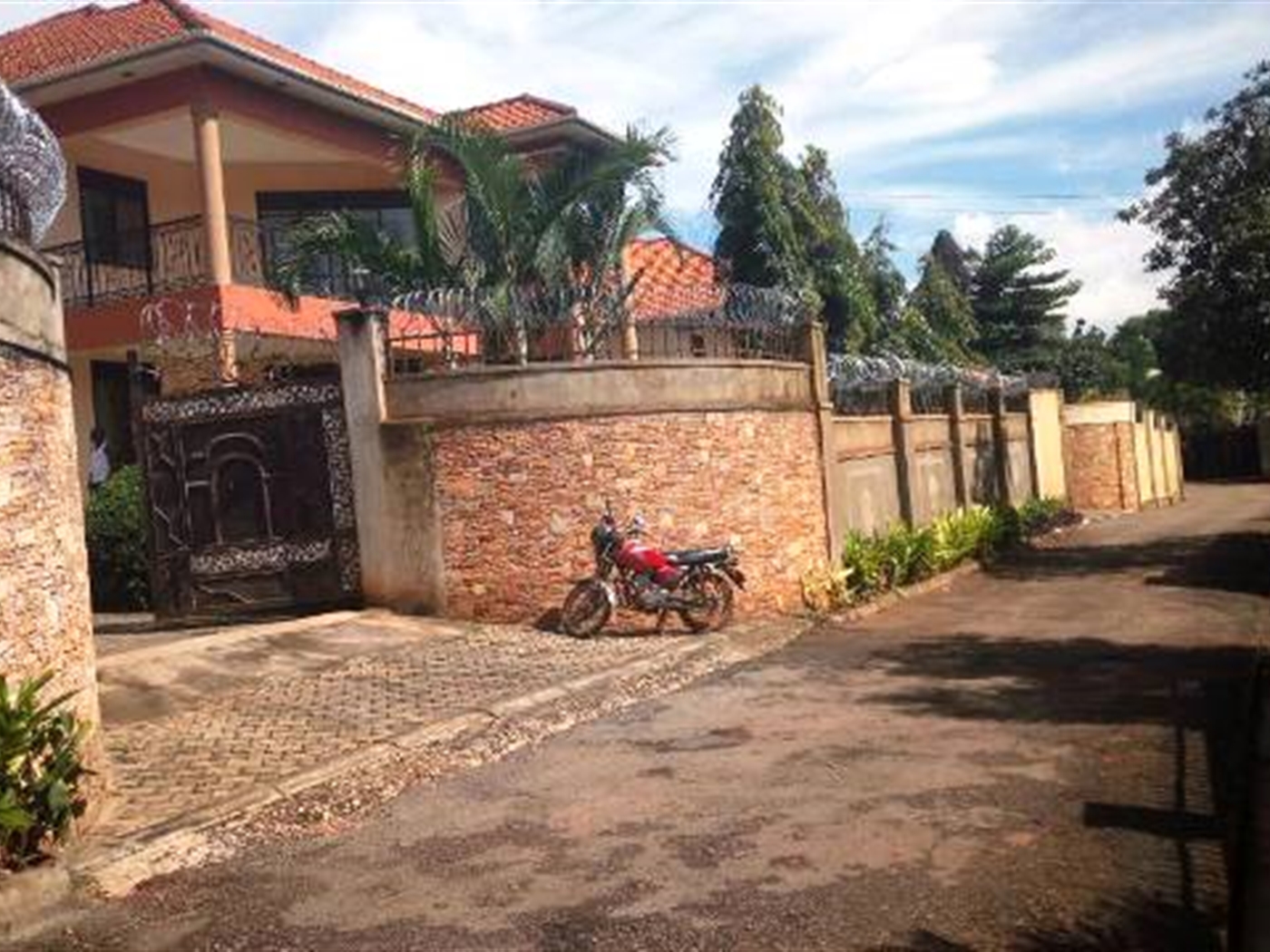 Mansion for sale in Munyonyo Kampala