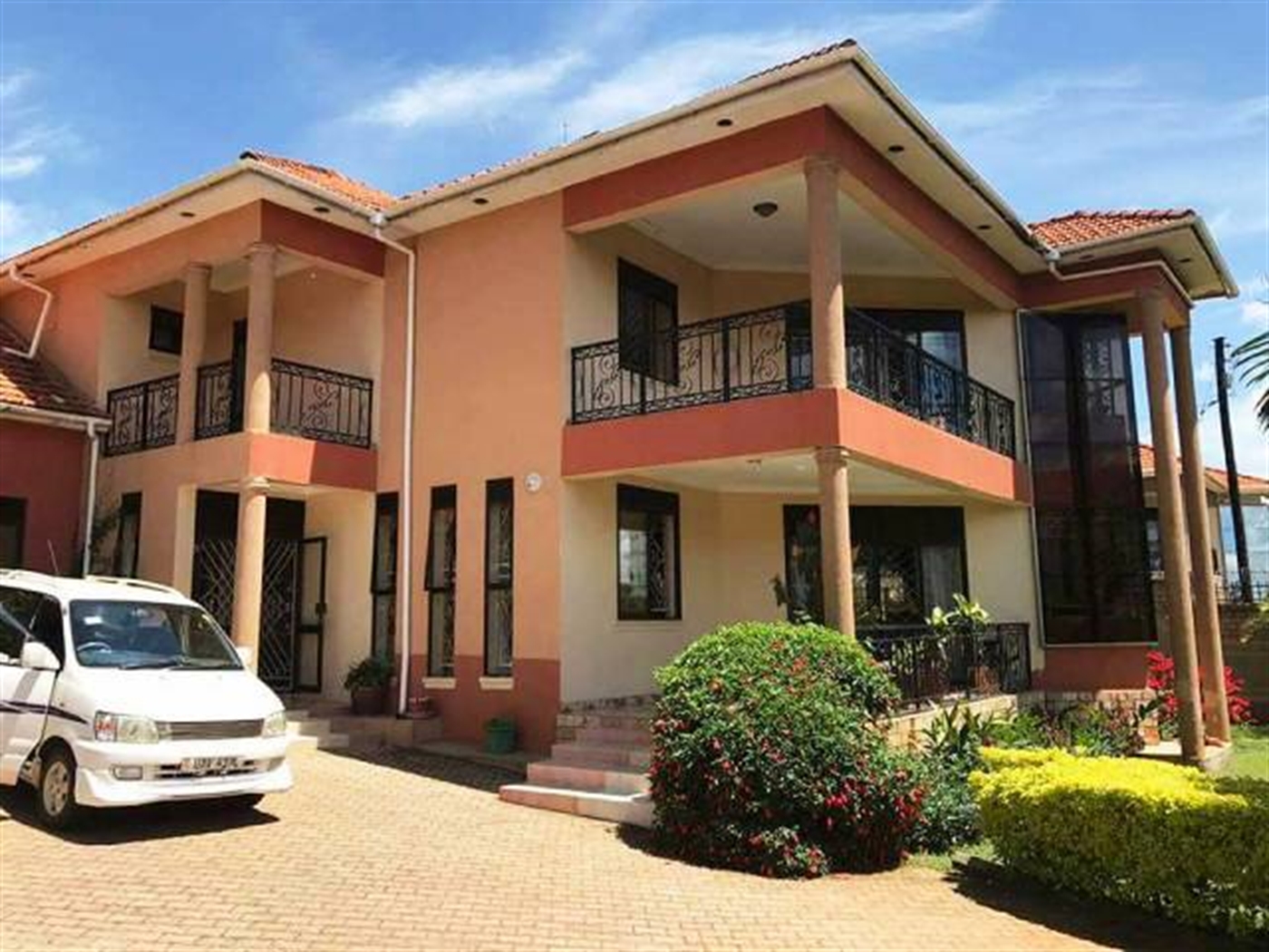 Mansion for sale in Munyonyo Kampala