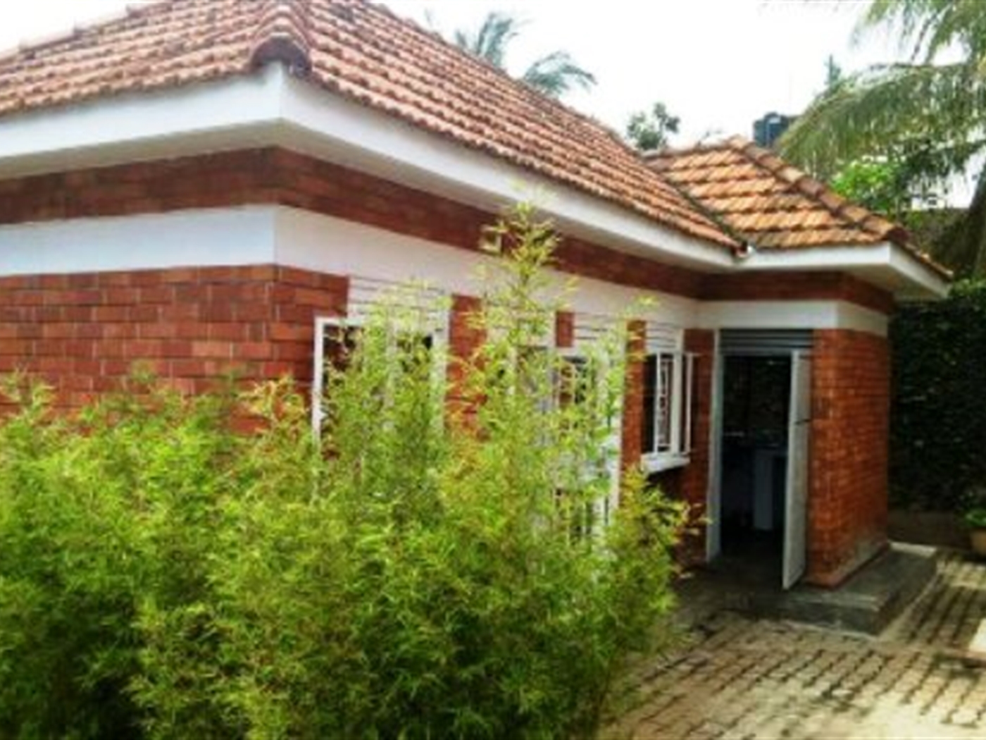 Bungalow for sale in Munyonyo Kampala