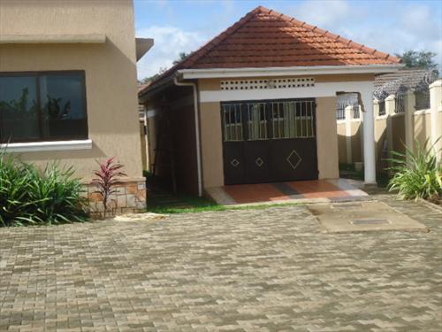 Mansion for sale in Munyonyo Kampala