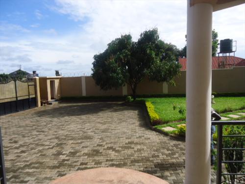 Mansion for sale in Munyonyo Kampala