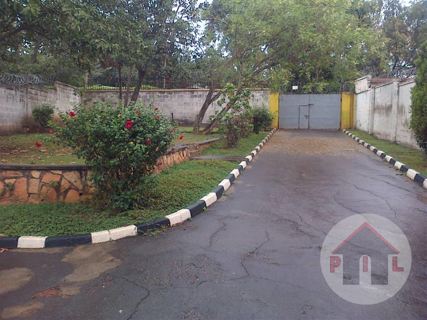 Mansion for sale in Bugoloobi Kampala