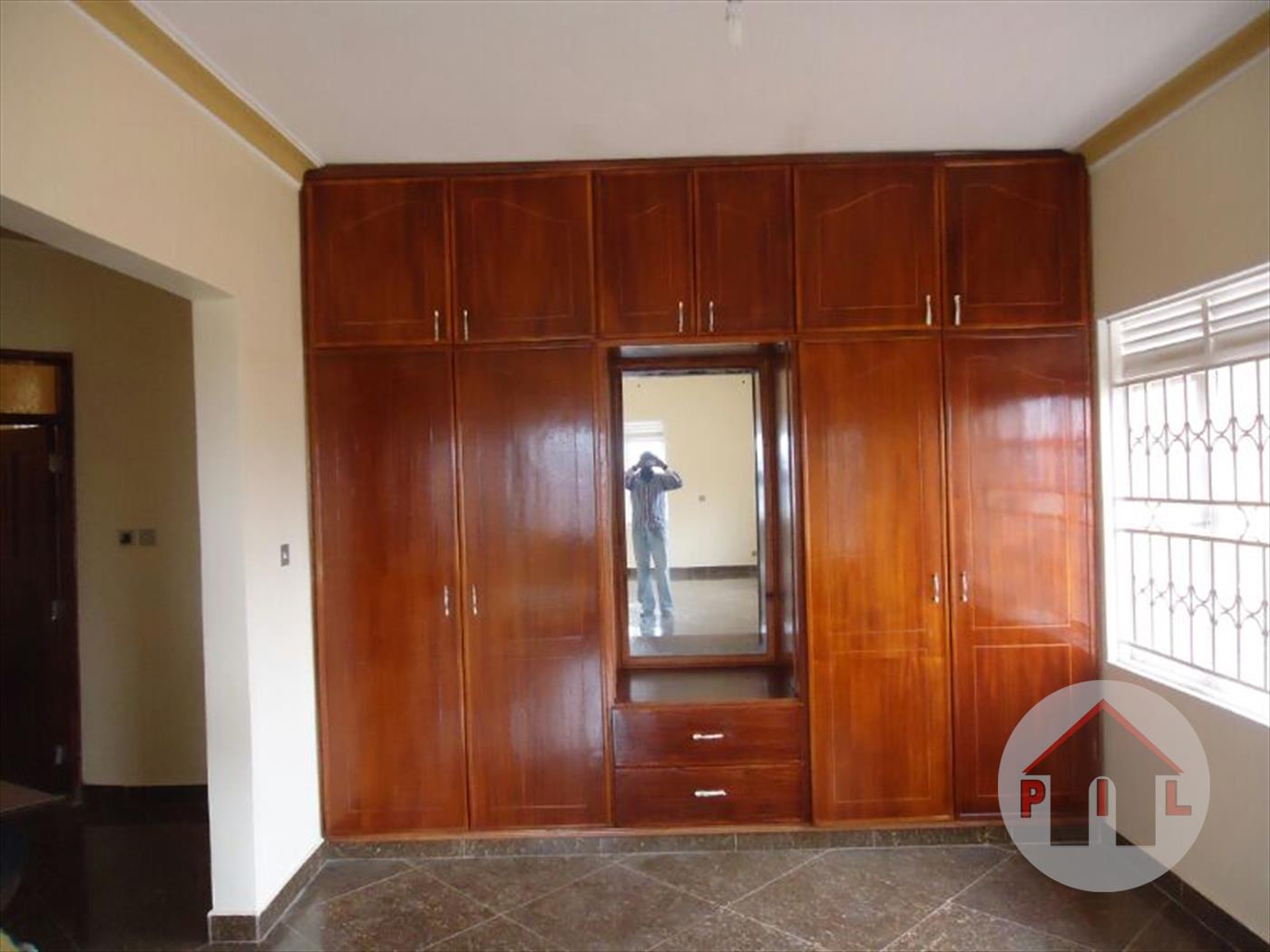 Mansion for sale in Konge Wakiso