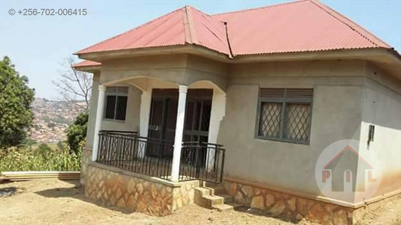 Bungalow for sale in Munyonyo Kampala