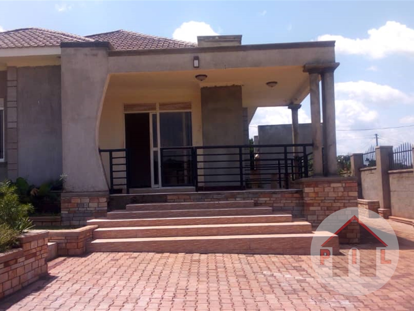 Bungalow for sale in Nakweelo Wakiso