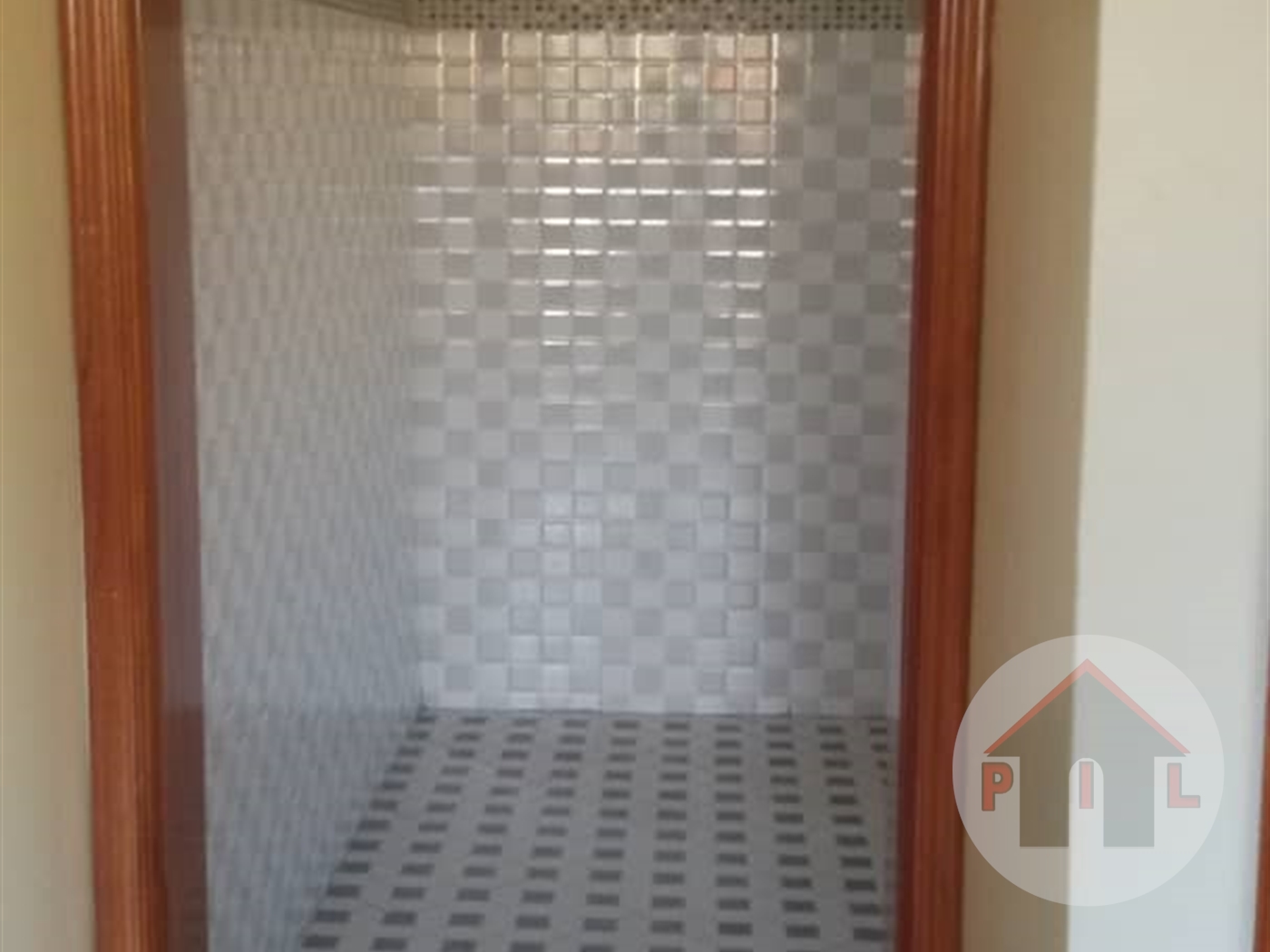 Town House for sale in Bwebajja Wakiso