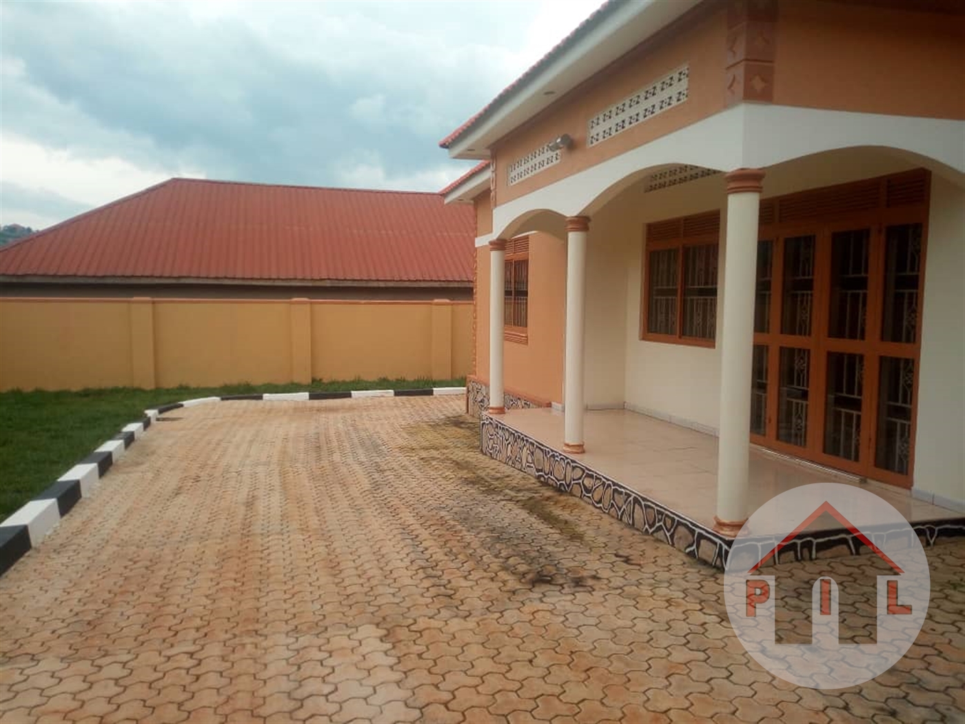 Bungalow for sale in Kitende Wakiso