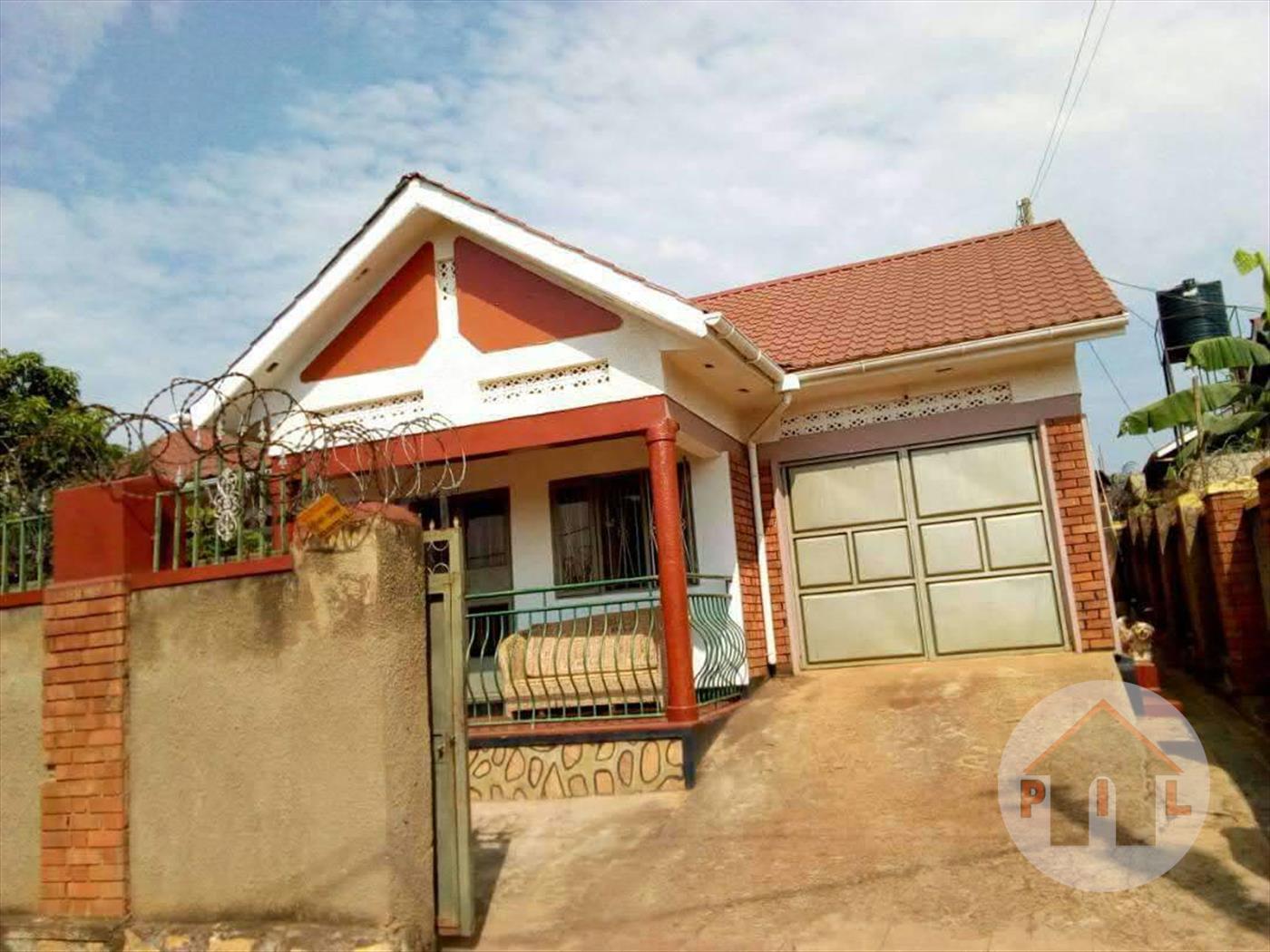 Town House for sale in Kiwaatule Kampala