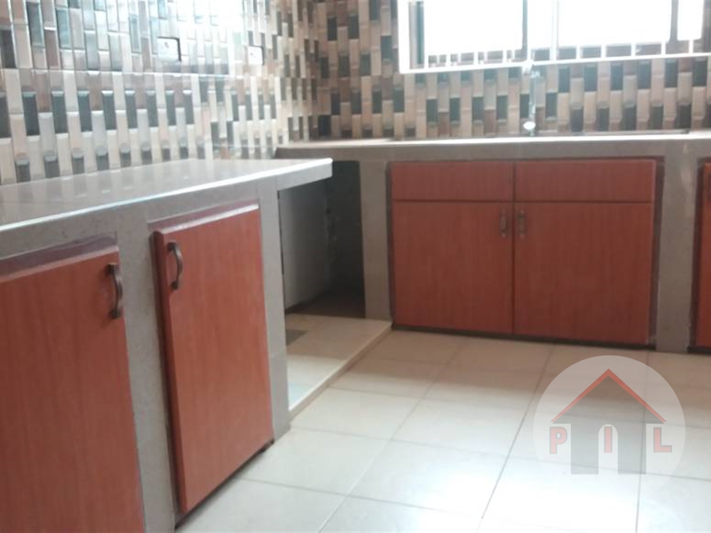 Semi Detached for rent in Mpererwe Kampala