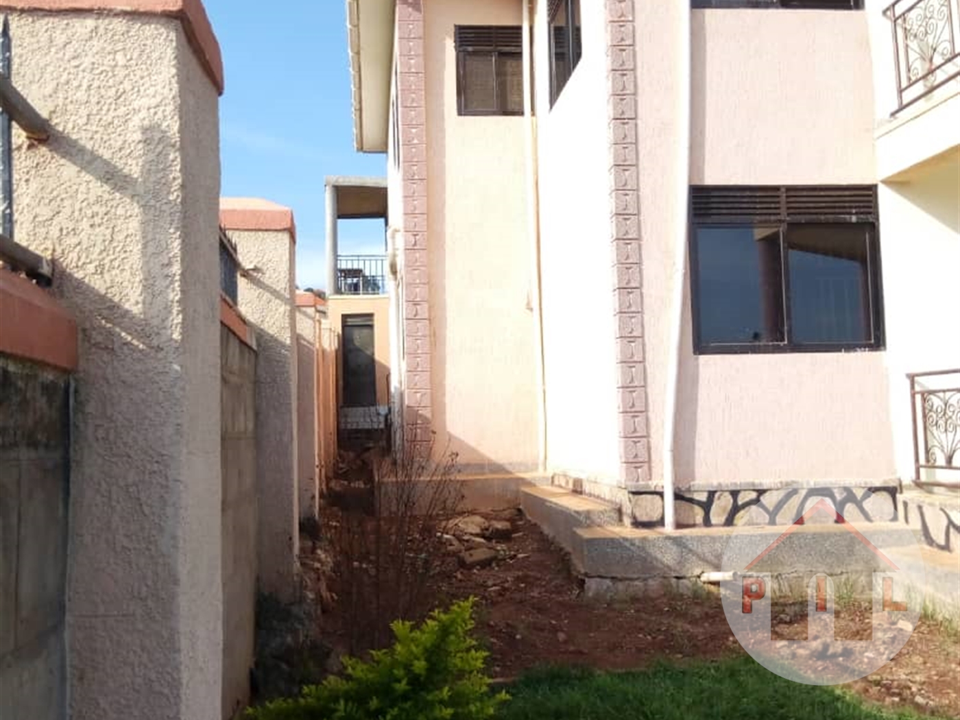 Storeyed house for sale in Bwebajja Wakiso