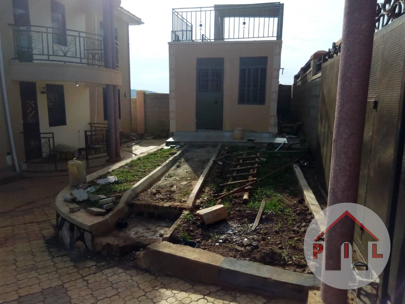 Storeyed house for sale in Bwebajja Wakiso