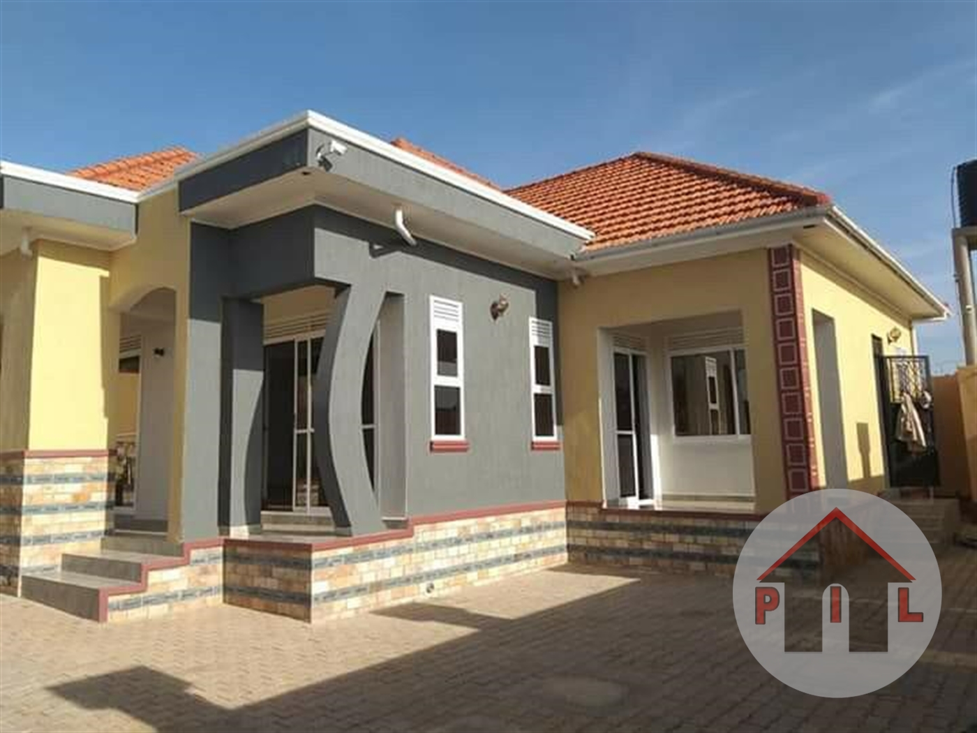 Mansion for sale in Kira Wakiso