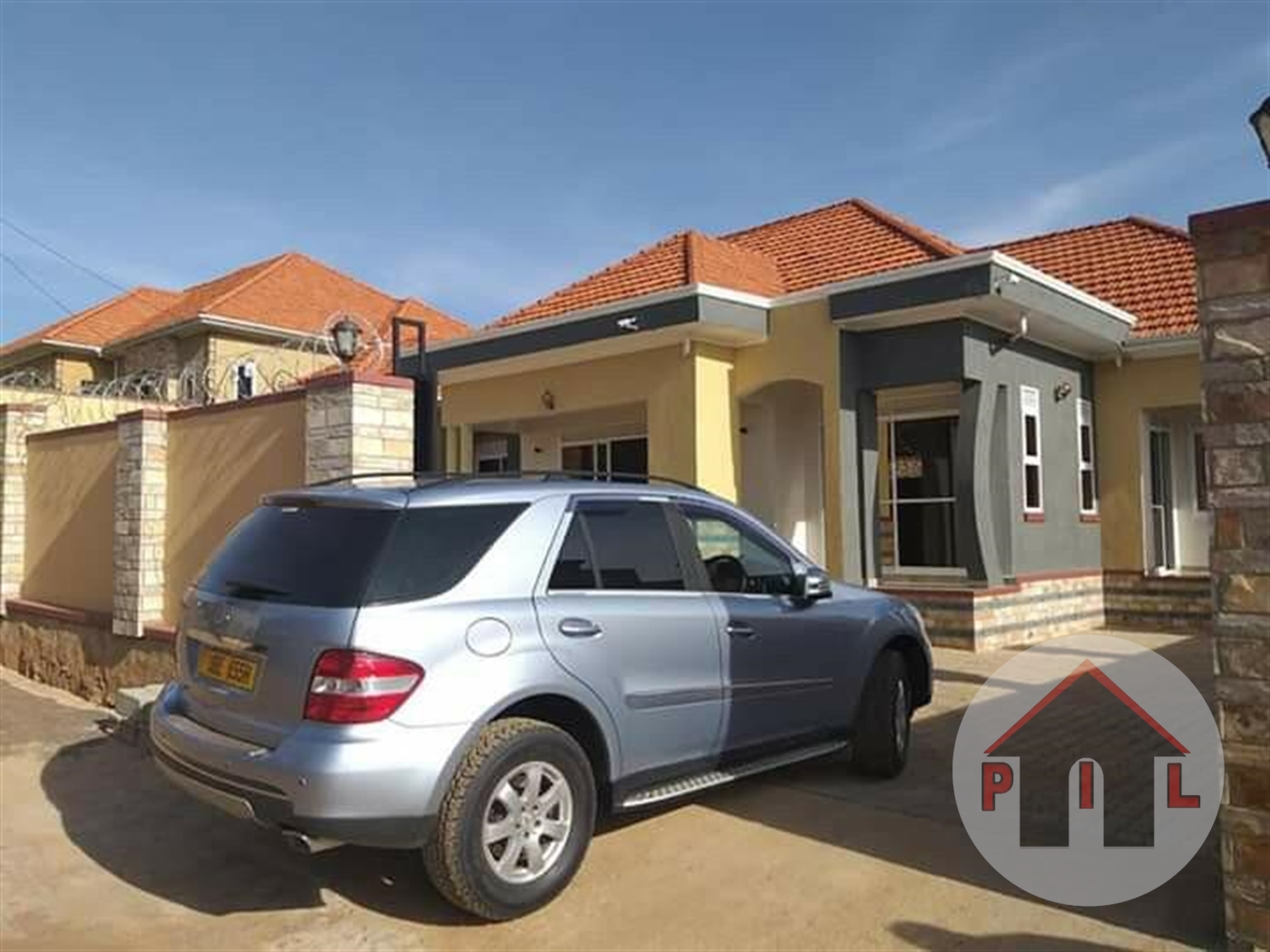 Mansion for sale in Kira Wakiso