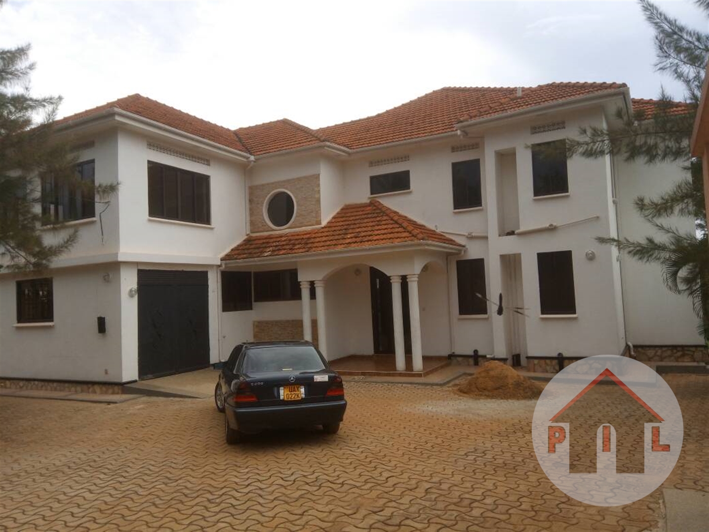 Mansion for sale in Munyonyo Kampala