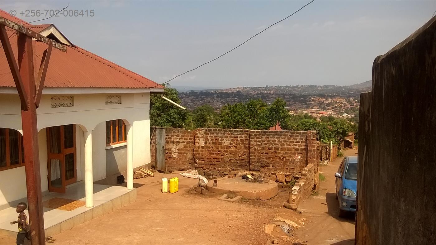 Bungalow for sale in Makindye Kampala