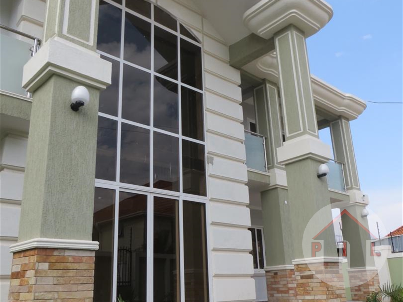 Storeyed house for sale in Munyonyo Kampala