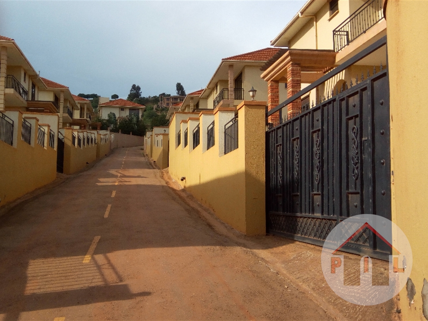 Mansion for sale in Lubowa Wakiso