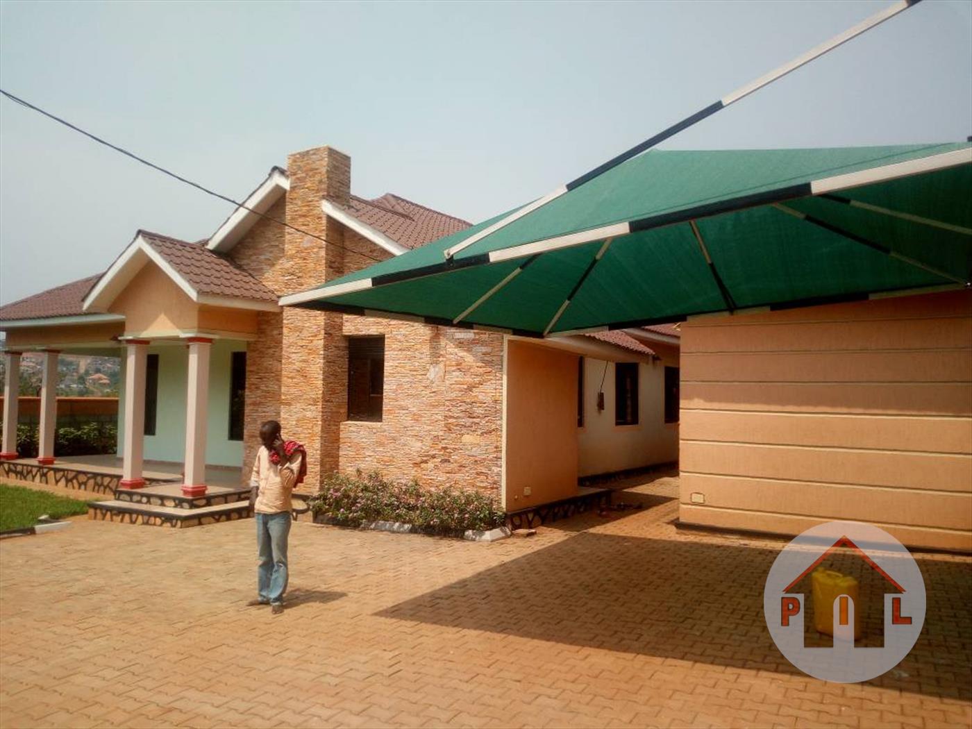 Mansion for sale in Kitende Wakiso