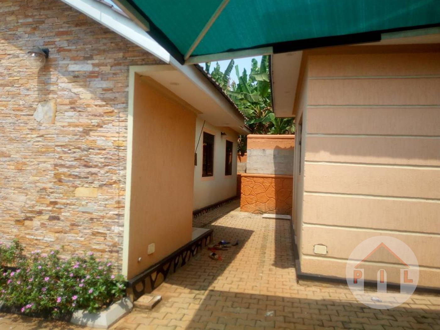 Mansion for sale in Kitende Wakiso