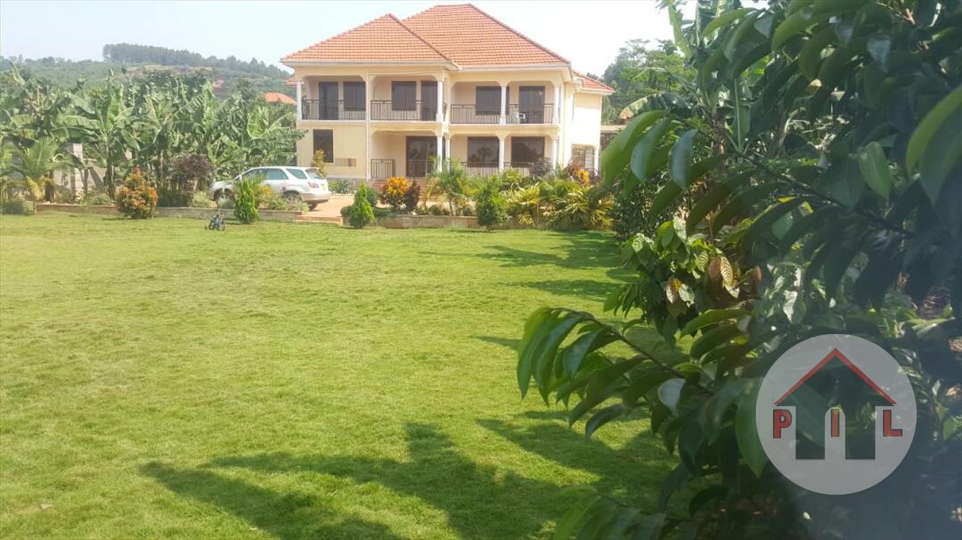 Mansion for sale in Bwebajja Wakiso