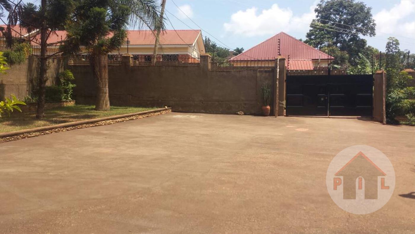 Bungalow for sale in Munyonyo Kampala