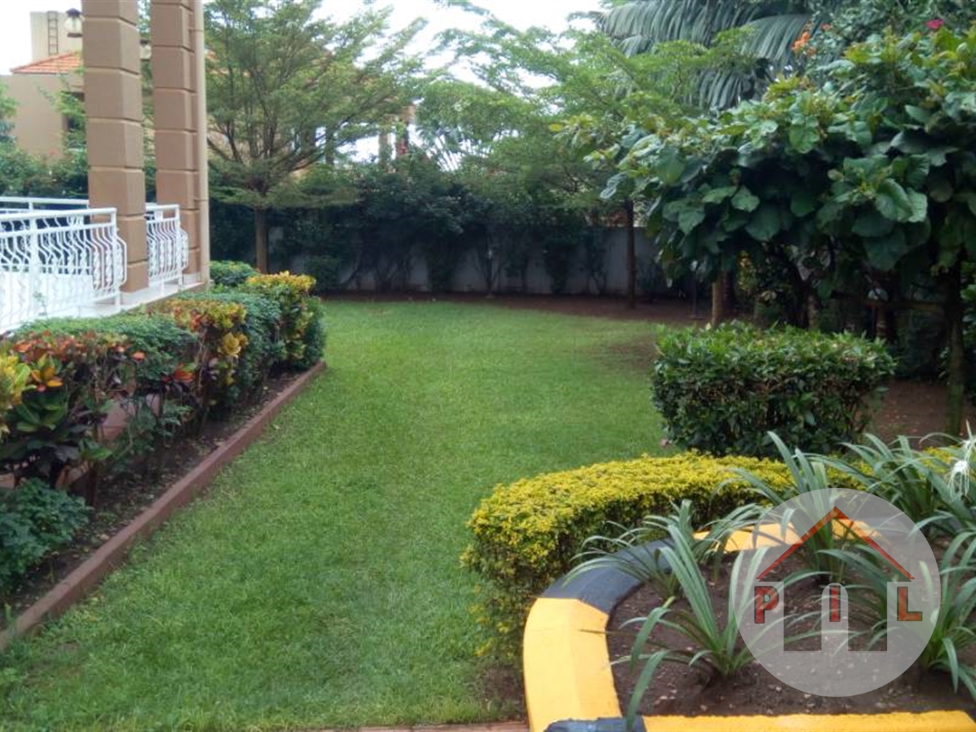 Mansion for sale in Lubowa Wakiso