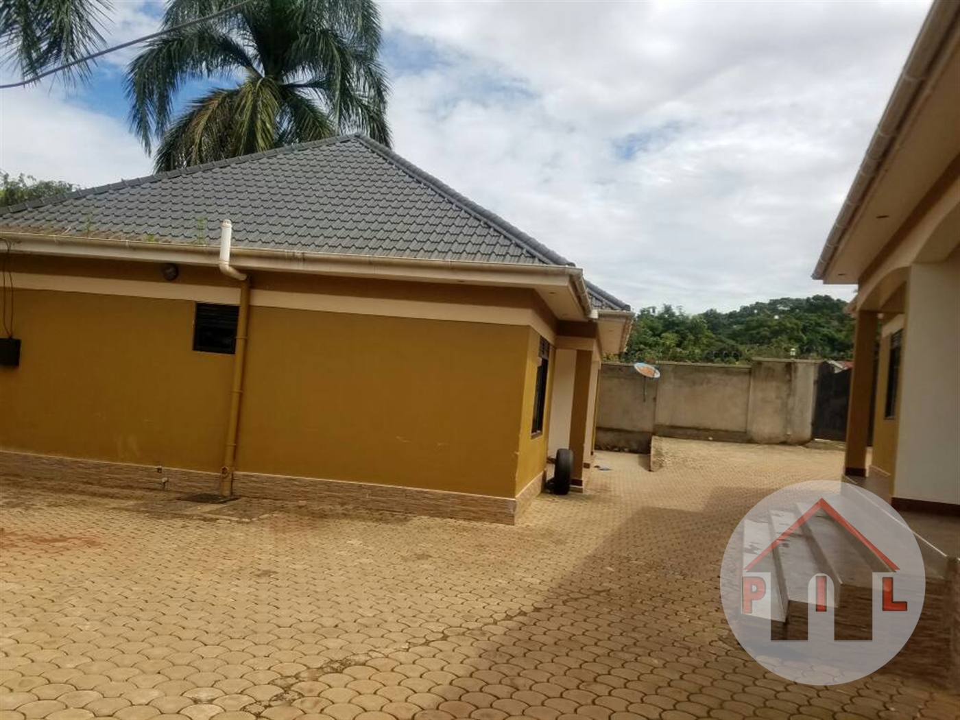 Cottage for sale in Munyonyo Kampala