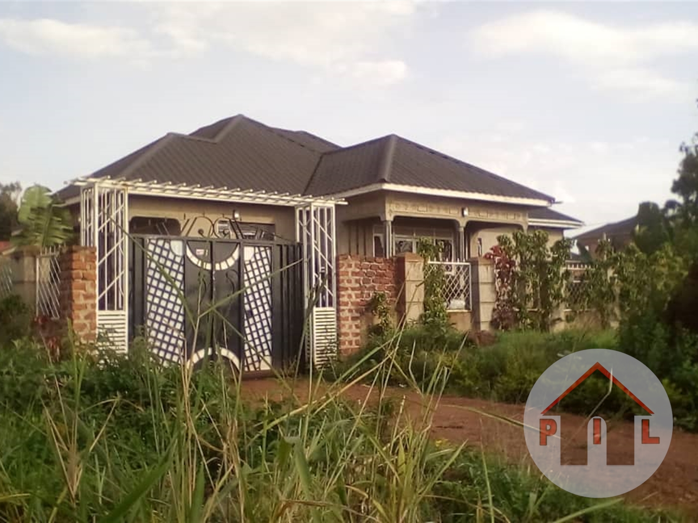 Bungalow for sale in Nakweelo Wakiso