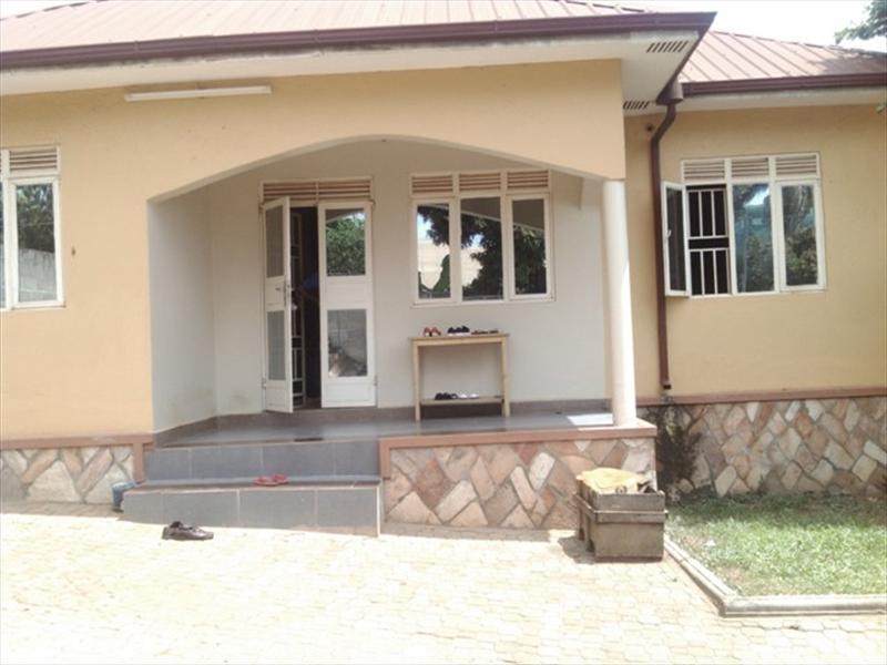 Bungalow for sale in Munyonyo Kampala