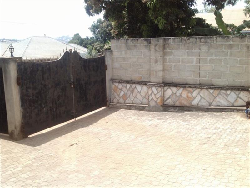 Bungalow for sale in Munyonyo Kampala