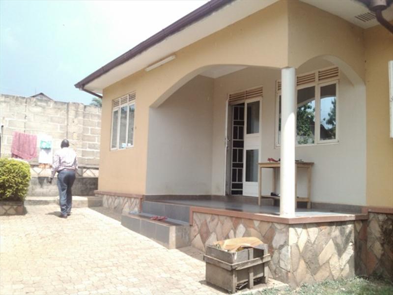 Bungalow for sale in Munyonyo Kampala