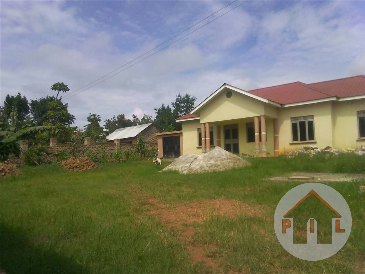 Bungalow for sale in Kubbiri Mukono