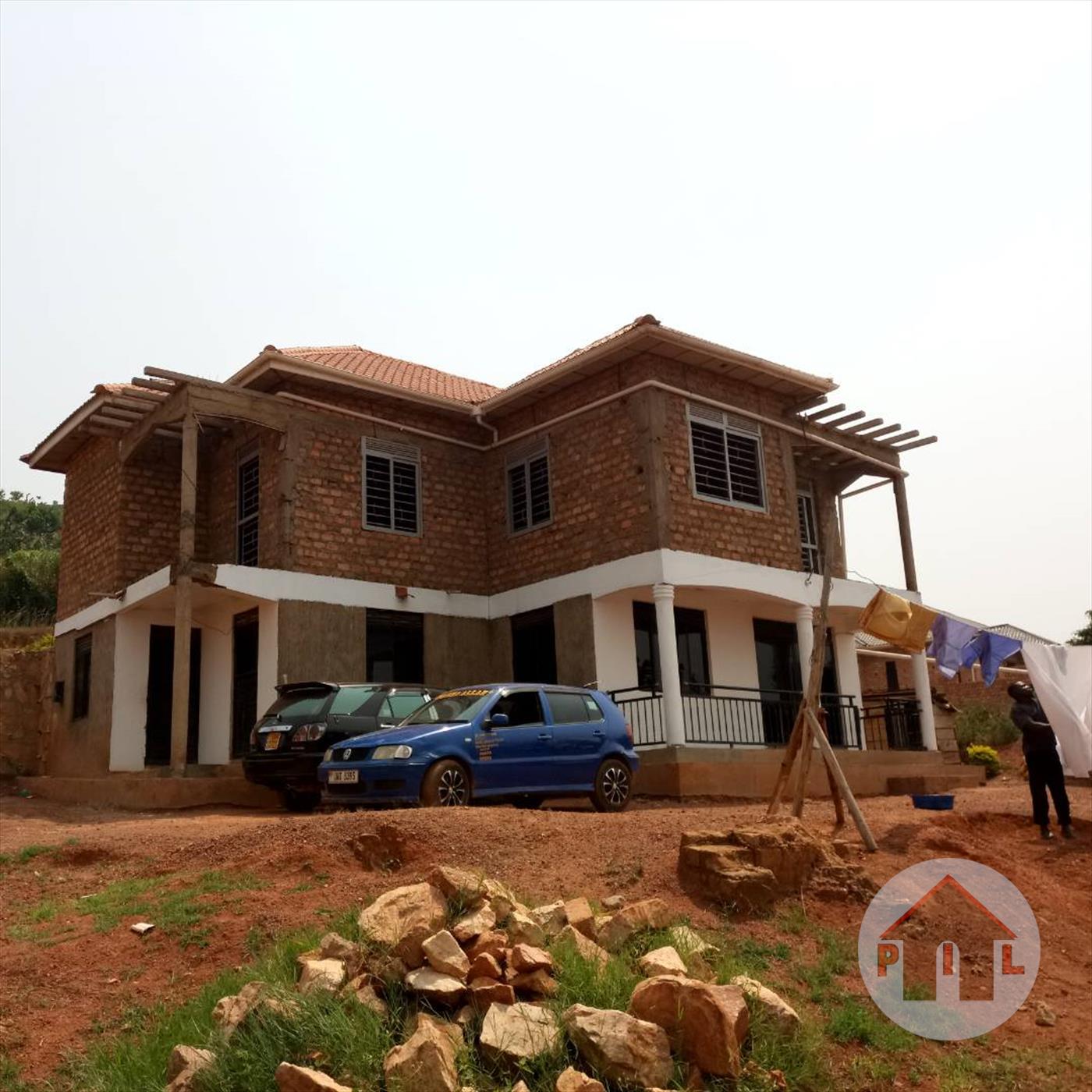 Mansion for sale in Seguku Wakiso