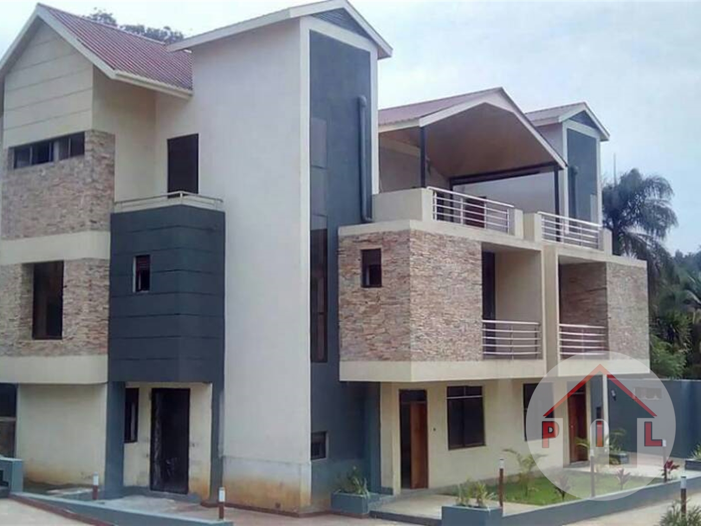 Mansion for sale in Bugoloobi Kampala