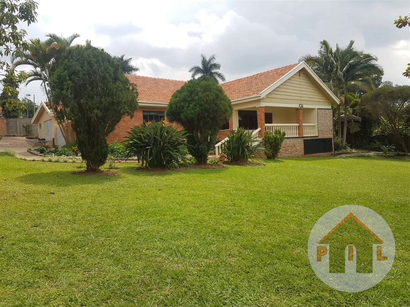 Bungalow for sale in Muyenga Kampala